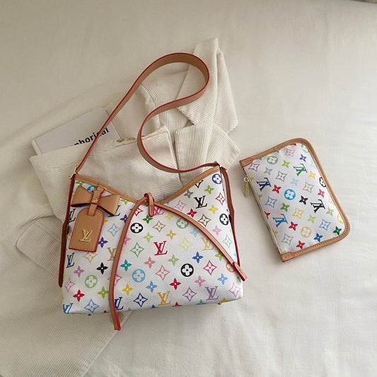 Umhängetasche mit Monogramm-Kreuzriemen