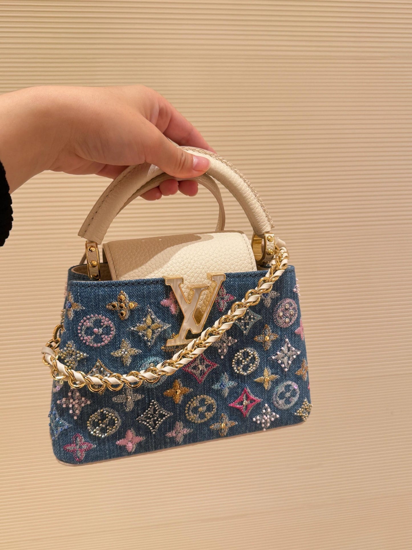 Luxus farmer díszítésű Capucines minitáska