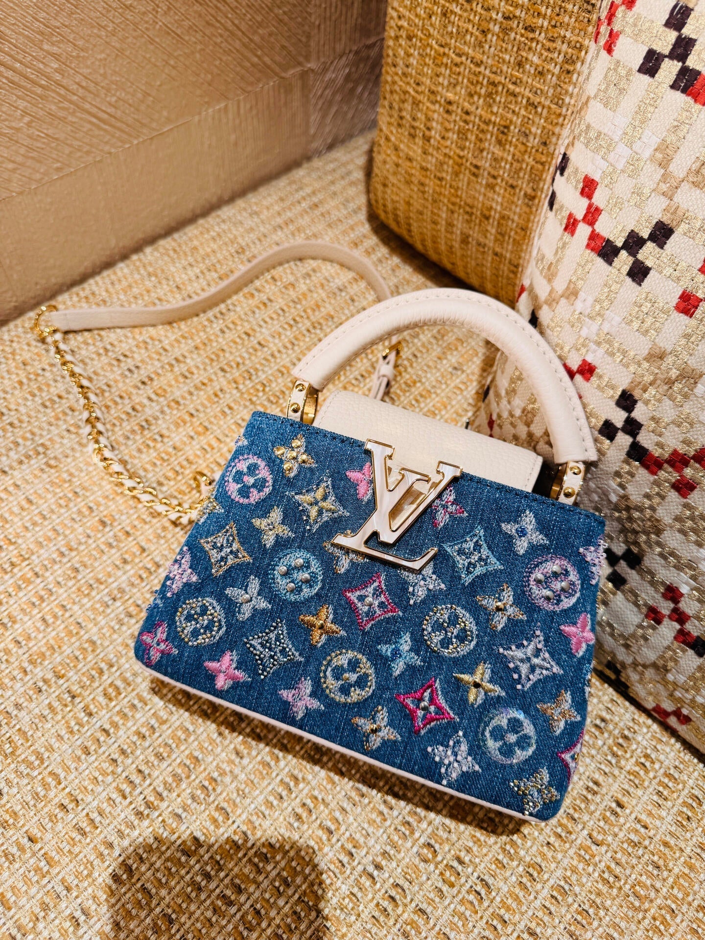 Luxus farmer díszítésű Capucines minitáska