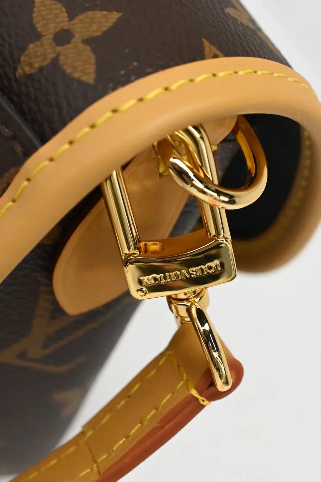 Vintage-inspirierte Box-Handtasche