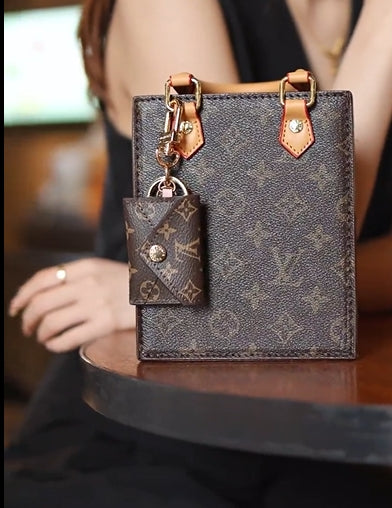 Klassinen kantolaukku Crossbody-hihnalla