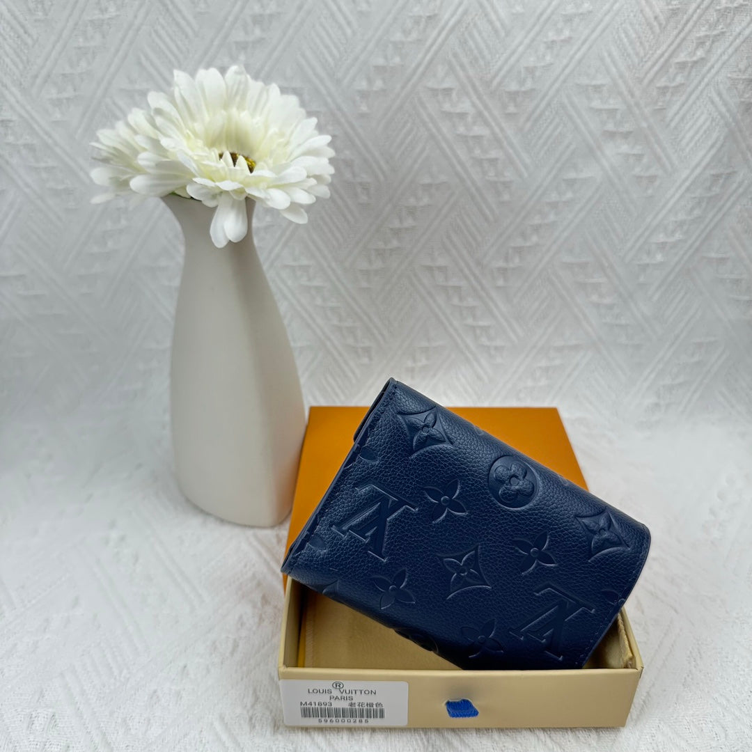 L-Luxurious Fashion Wallet – Sophisticated and Functional