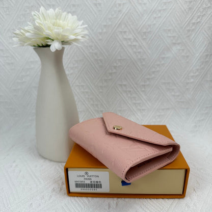 L-Luxurious Fashion Wallet – Sophisticated and Functional