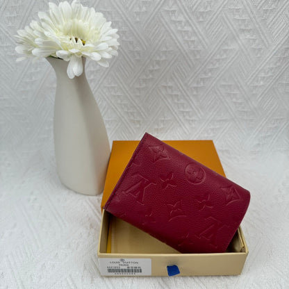 L-Luxurious Fashion Wallet – Sophisticated and Functional