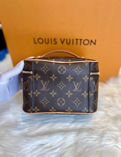 (Vásároljon 3-at, fizessen 2-ért) Prémium kozmetikai táska