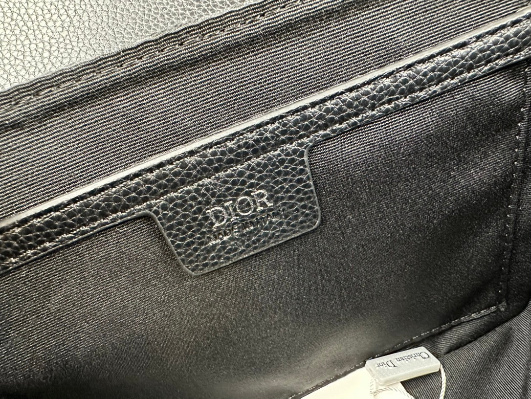 Klasszikus bőr Crossbody táska – minimalista dizájn, maximális funkcionalitás