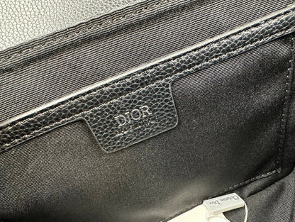 Klasszikus bőr Crossbody táska – minimalista dizájn, maximális funkcionalitás