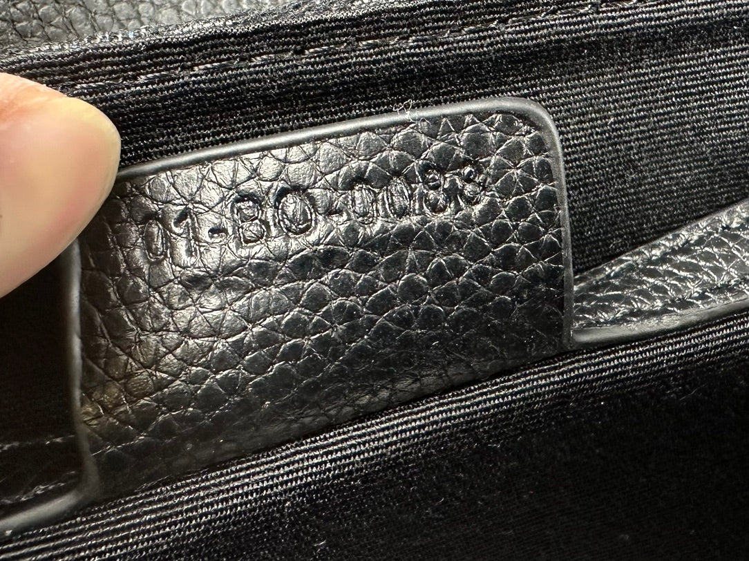 Klasszikus bőr Crossbody táska – minimalista dizájn, maximális funkcionalitás