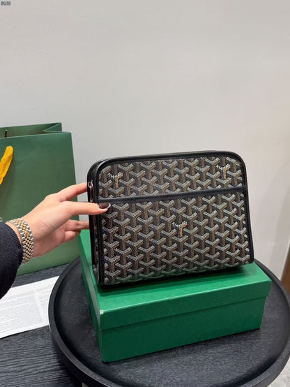 حقيبة كلاتش أساسية للرجال