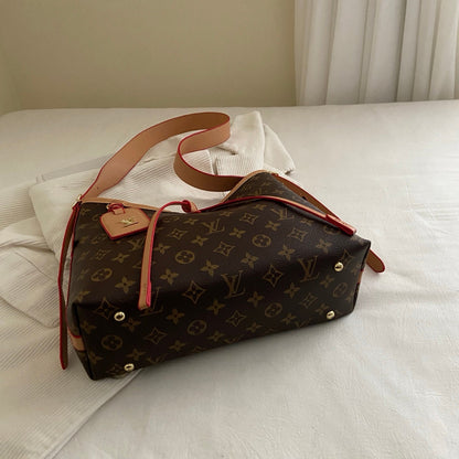 Umhängetasche mit Monogramm-Kreuzriemen