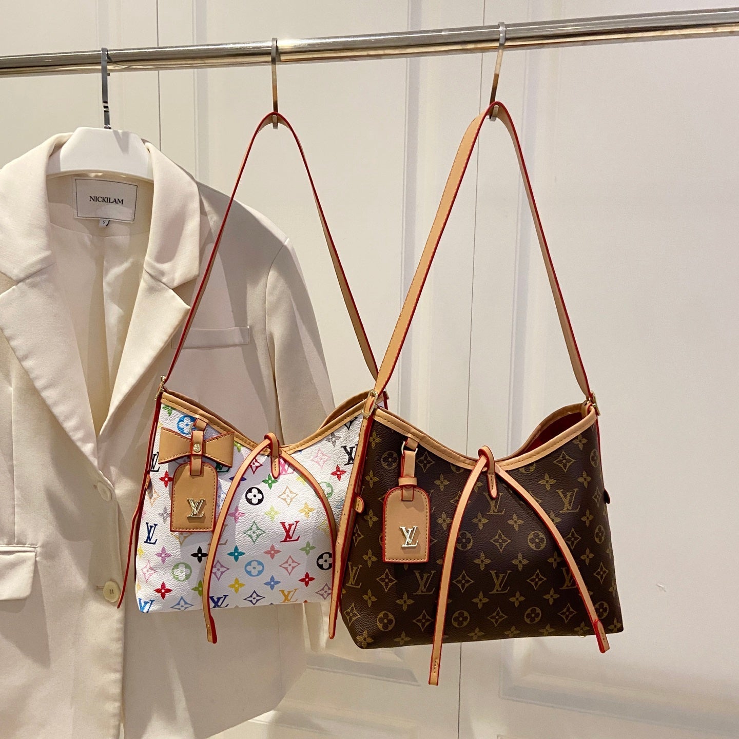 Umhängetasche mit Monogramm-Kreuzriemen