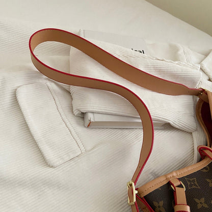 Umhängetasche mit Monogramm-Kreuzriemen