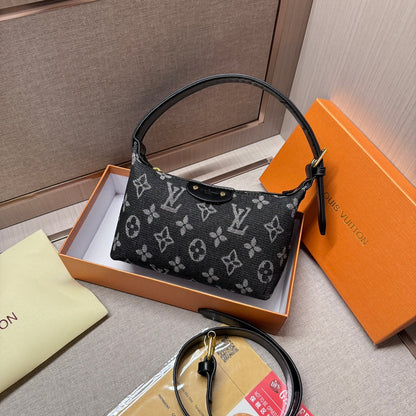 الفخامة الخالدة: حقيبة يد جلدية للأناقة العصرية