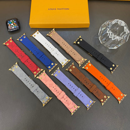 Rannekoru de rechange Apple avec koristelu, niitit ja monogrammi ja kohokuvio KELLORANNAT