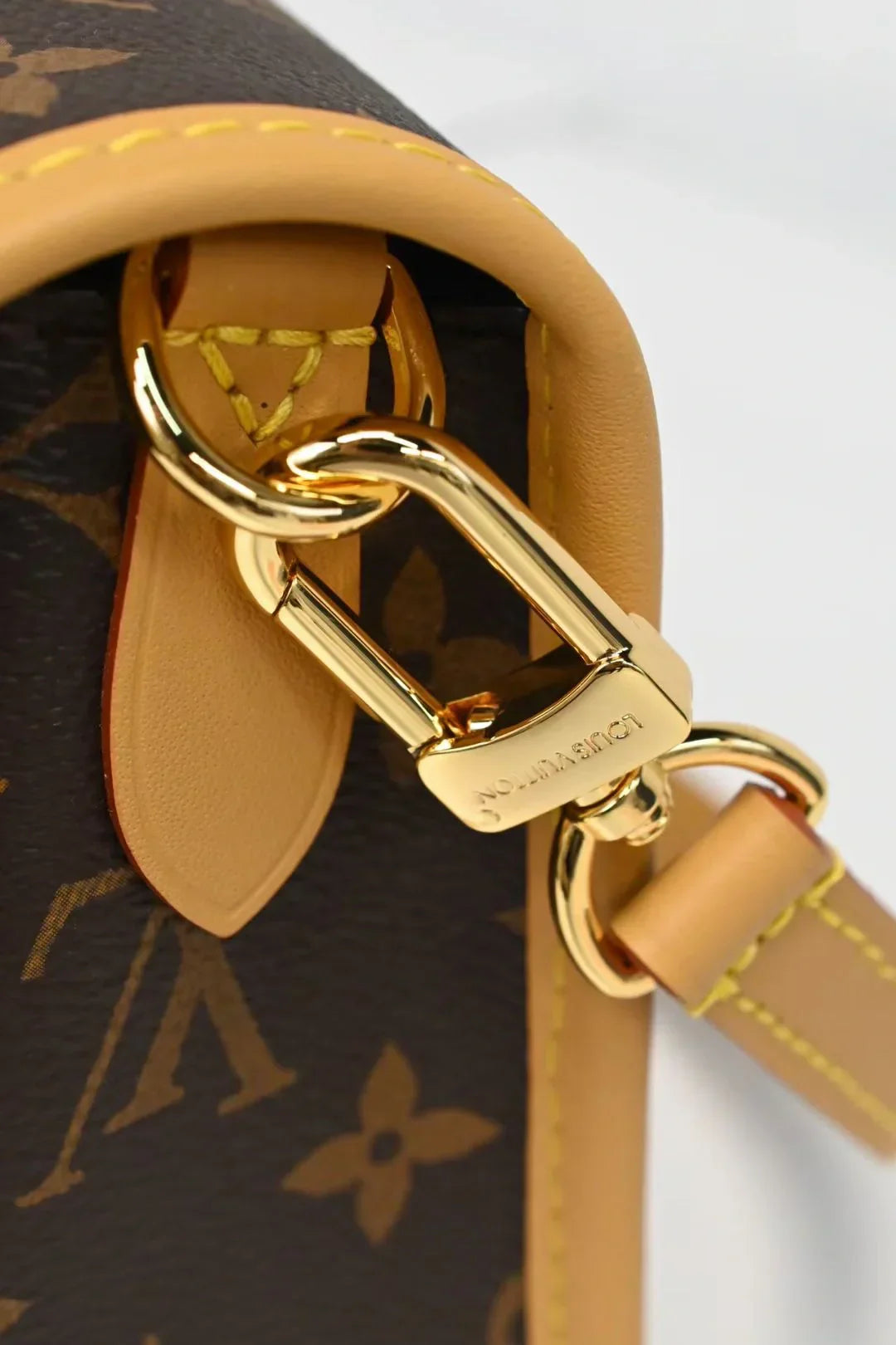 Vintage-inspirierte Box-Handtasche