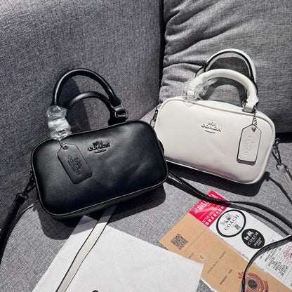 Elegáns bőr kézitáska: egy kis fényűzés