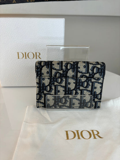 クラシック サドル ブルーム カード ウォレット