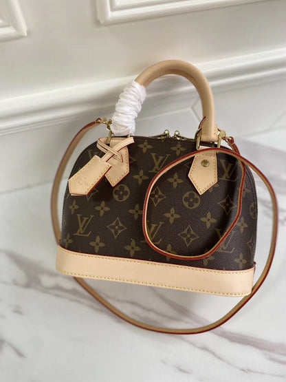 클래식하고 스타일리쉬한 알마백