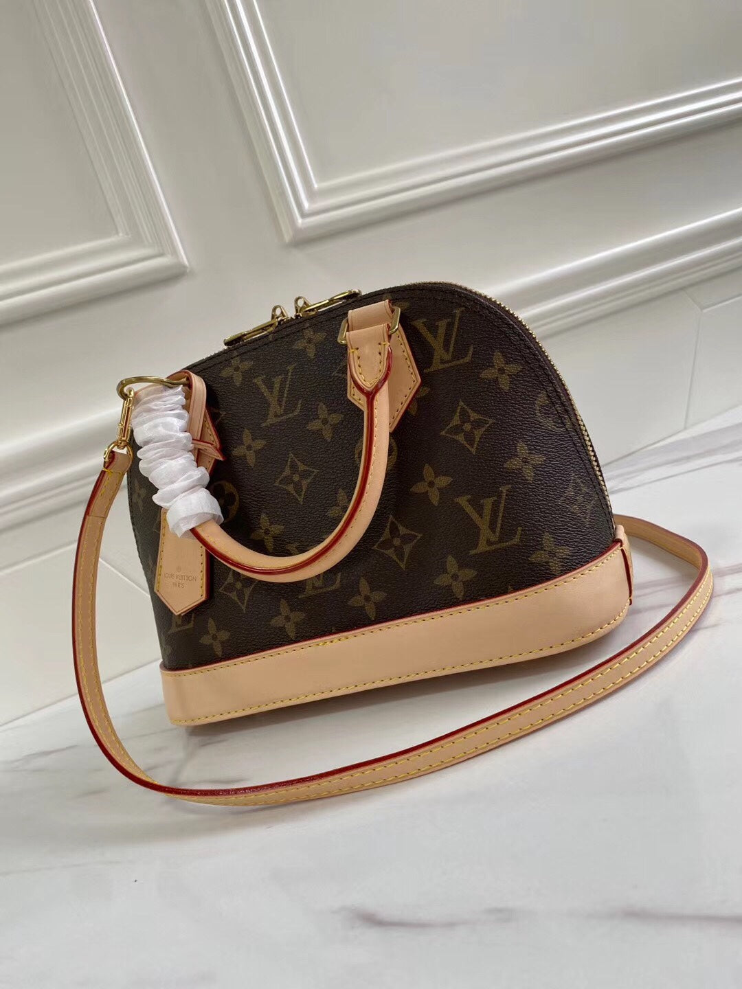 클래식하고 스타일리쉬한 알마백