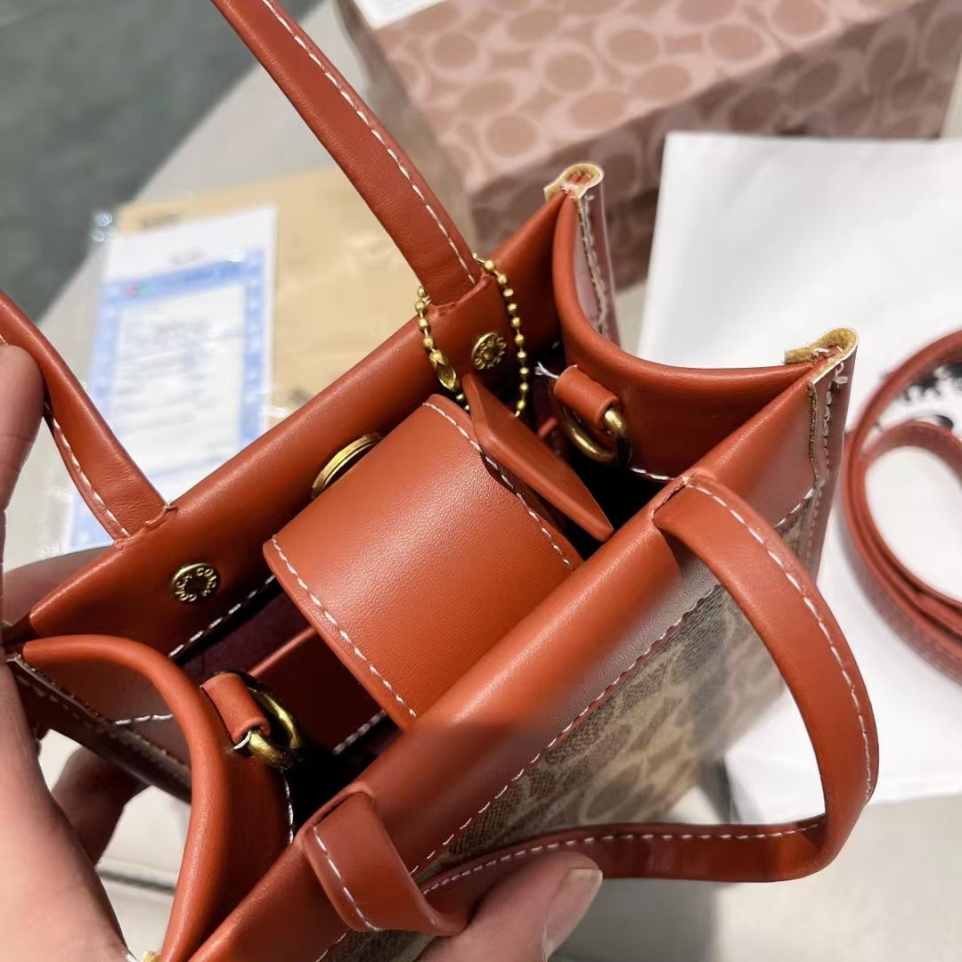 Elegáns bőr kézitáska: egy kis könnyed luxus