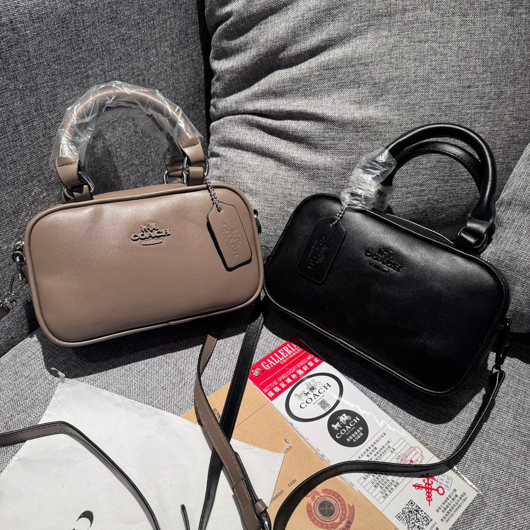 Elegáns bőr kézitáska: egy kis fényűzés