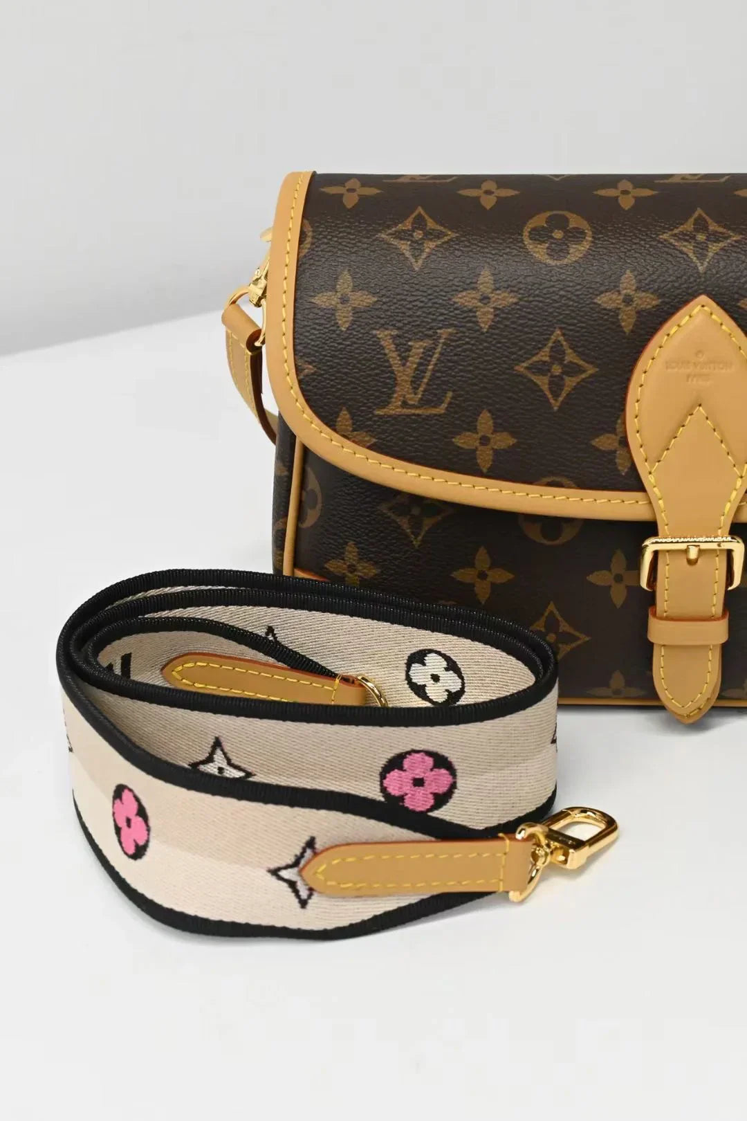 Vintage-inspirierte Box-Handtasche