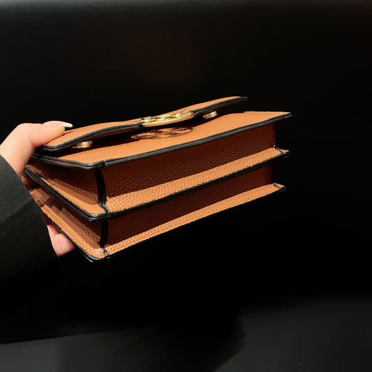 حقيبة جلدية عبر الجسم