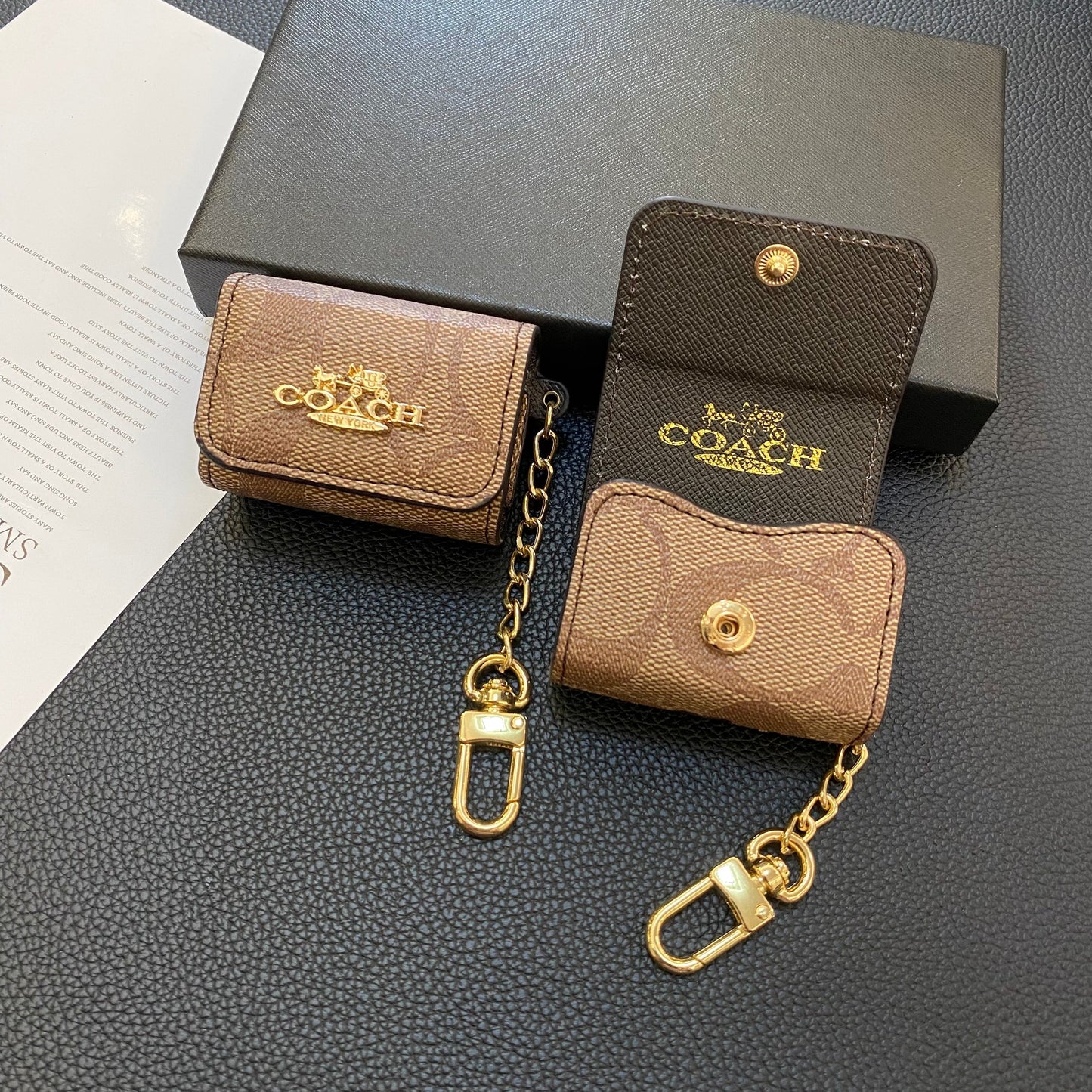 Luxury Coach AirPods -kotelot Vaaleanruskea-LGK240425