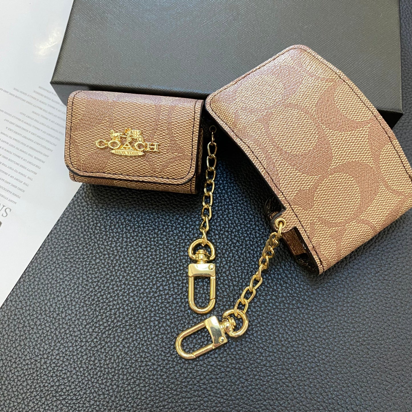 Luxury Coach AirPods -kotelot Vaaleanruskea-LGK240425