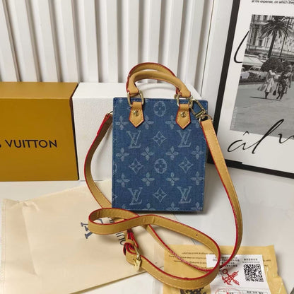 Klassinen kantolaukku Crossbody-hihnalla