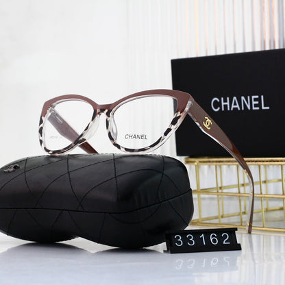 Illő színű macskaszemüvegek