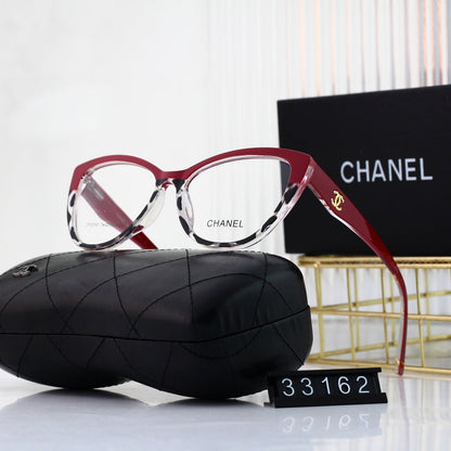 Illő színű macskaszemüvegek