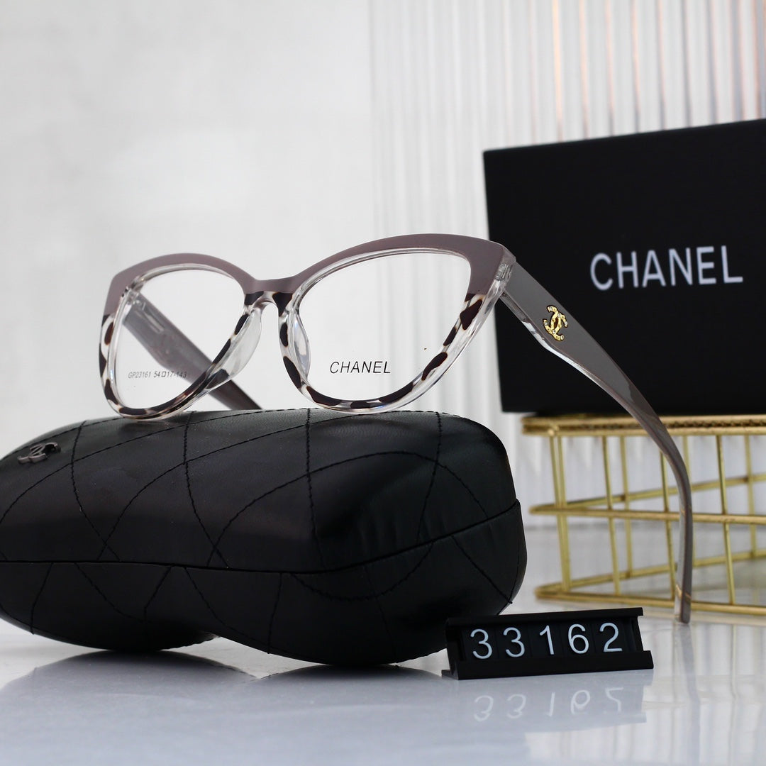 Illő színű macskaszemüvegek